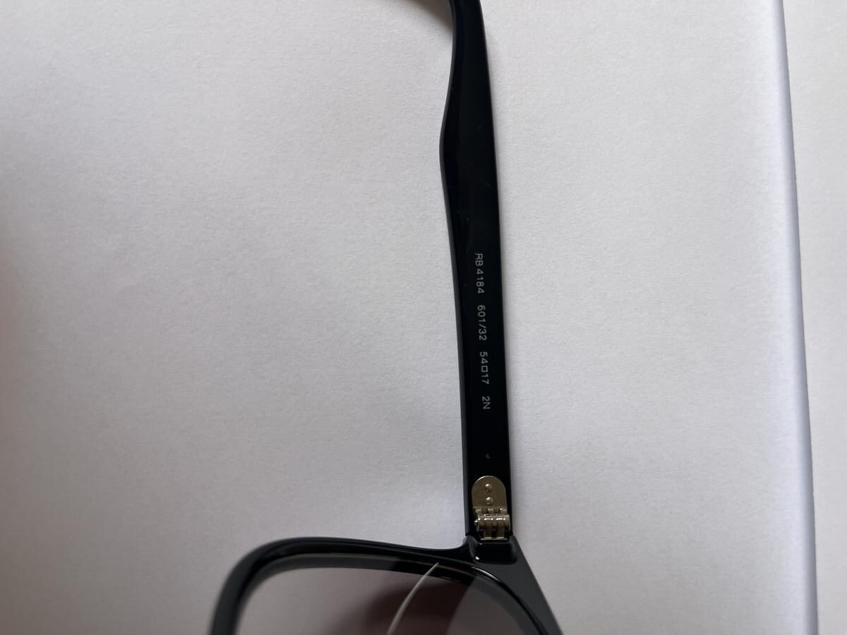 Ray-Ban - RB4184 601/32 54017 2N