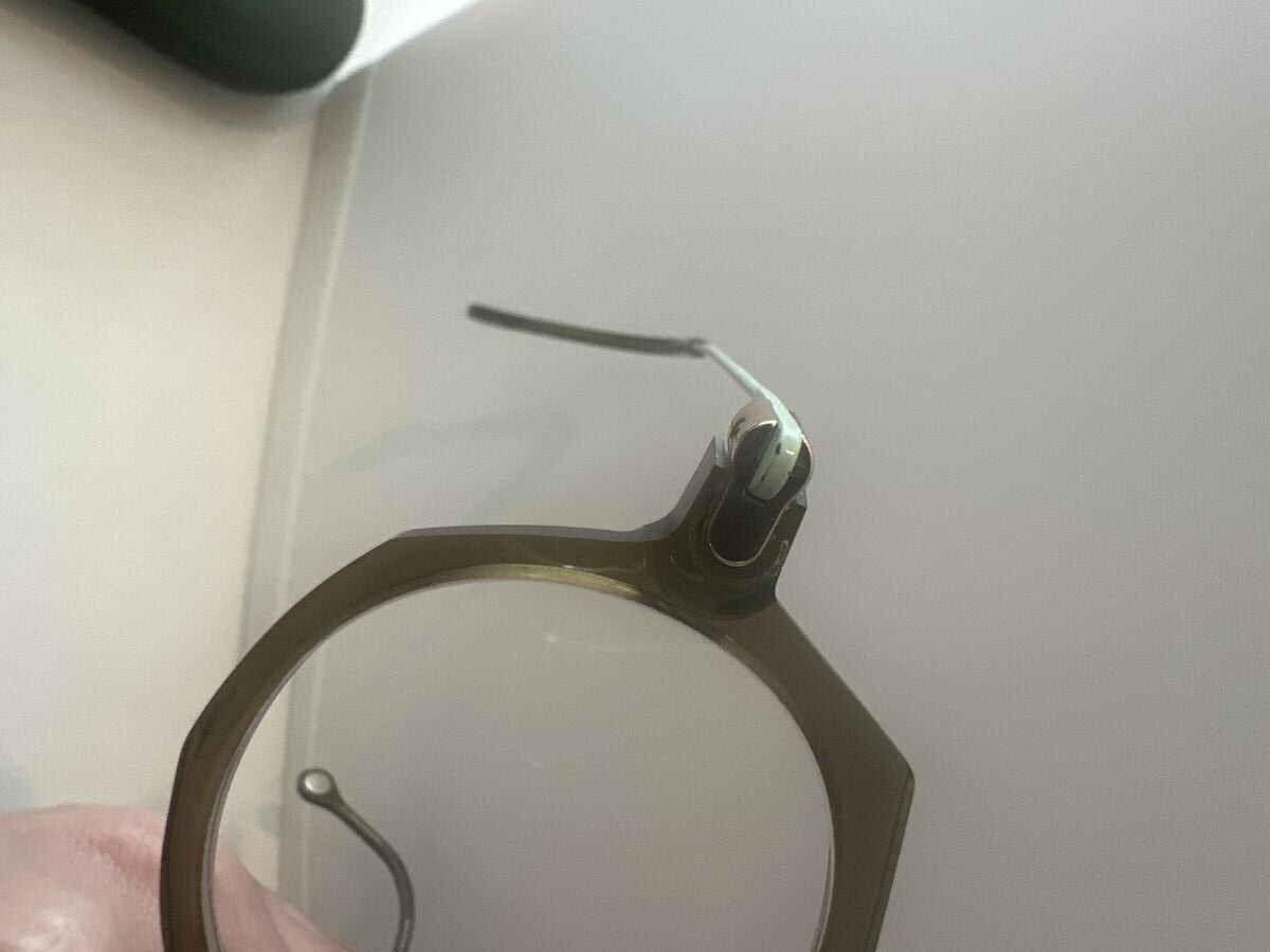 ANNE & VALENTIN - LATITUDE 45&bull;23 - LATITUDE 45&curren;23