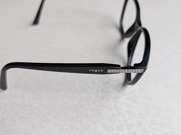 Vogue  - VO 5679-B w44 53&curren;19