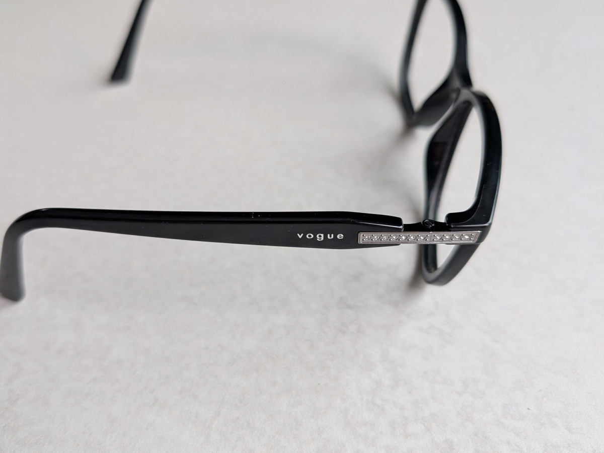 Vogue  - VO 5679-B w44 53&curren;19