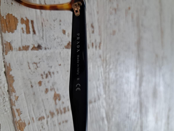 Prada - VPR02T