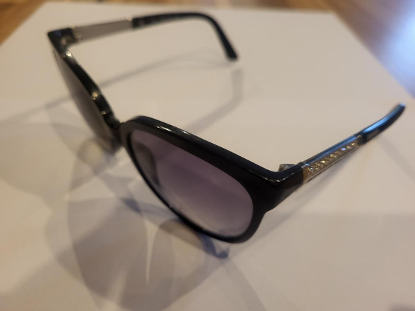 Swarovski - Elisa Sw82 01b 55□17 - Lunette sola&icirc;re verre degrade gris 53x45&curren;132
