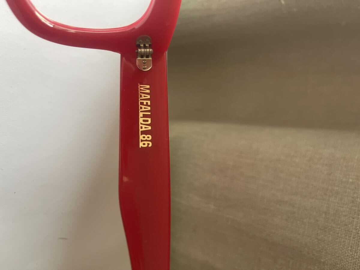 Mafalda lunettes rouges taille M - 4926 145 via Torino c 0067 4.3cms&curren;13cms