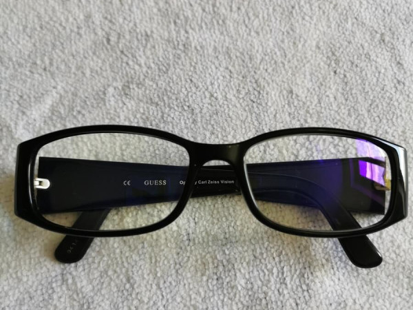 Guess  - GU 7259