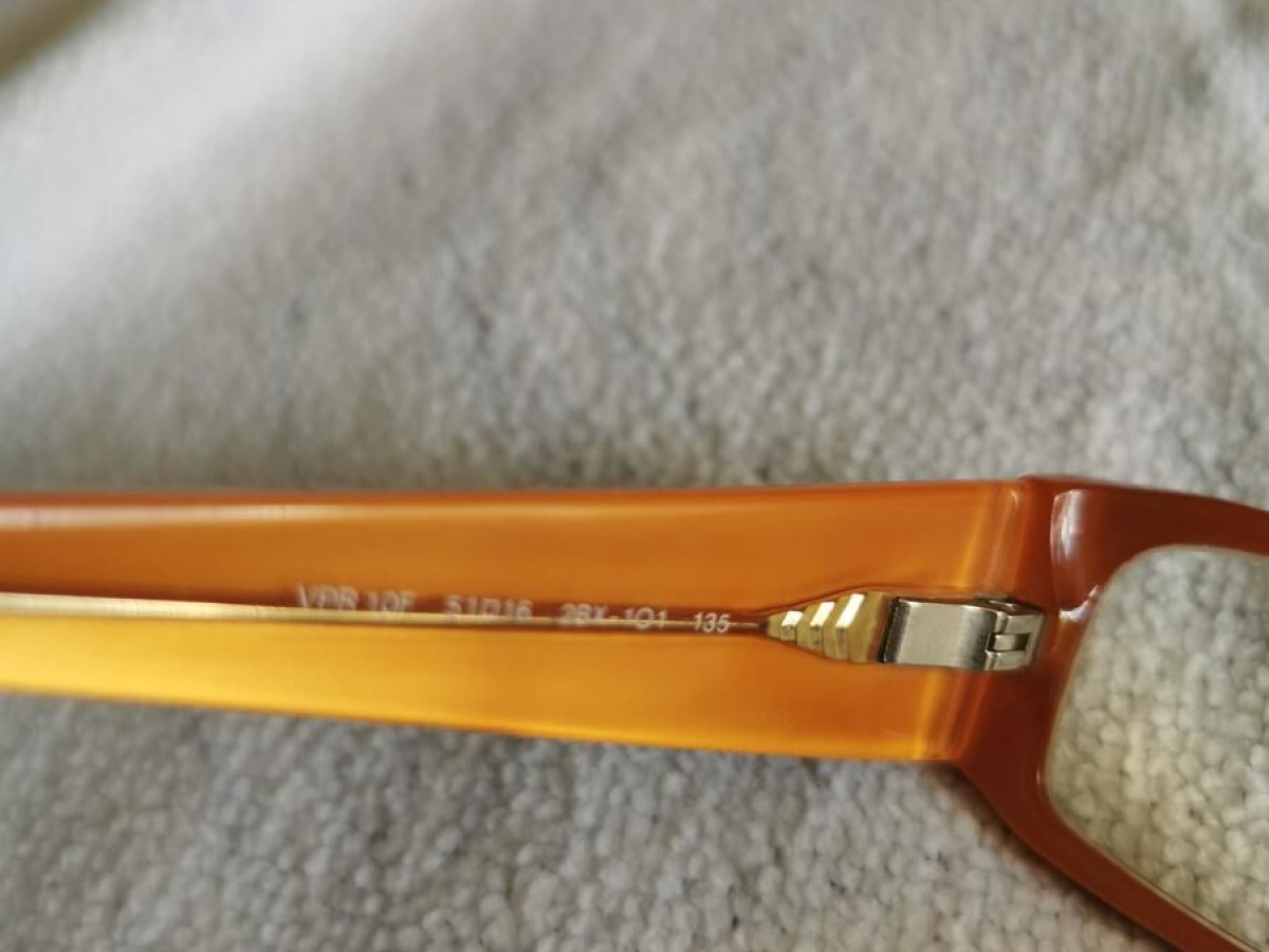 Prada - VPR10F