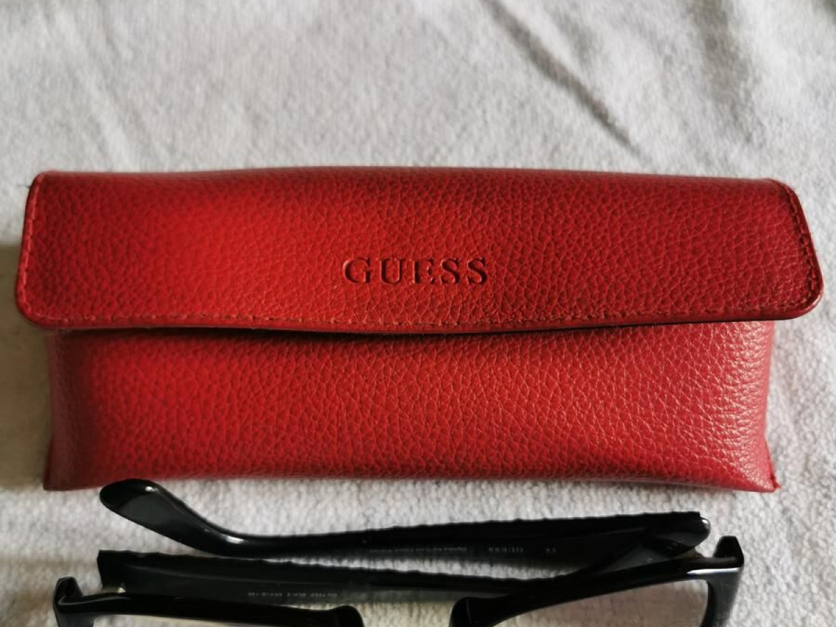 Guess  - GU 7259