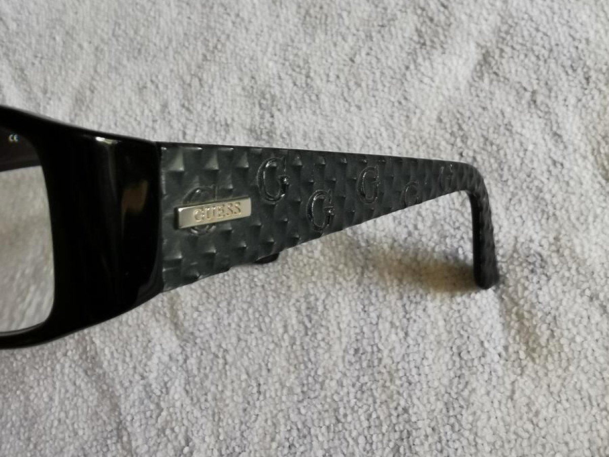 Guess  - GU 7259