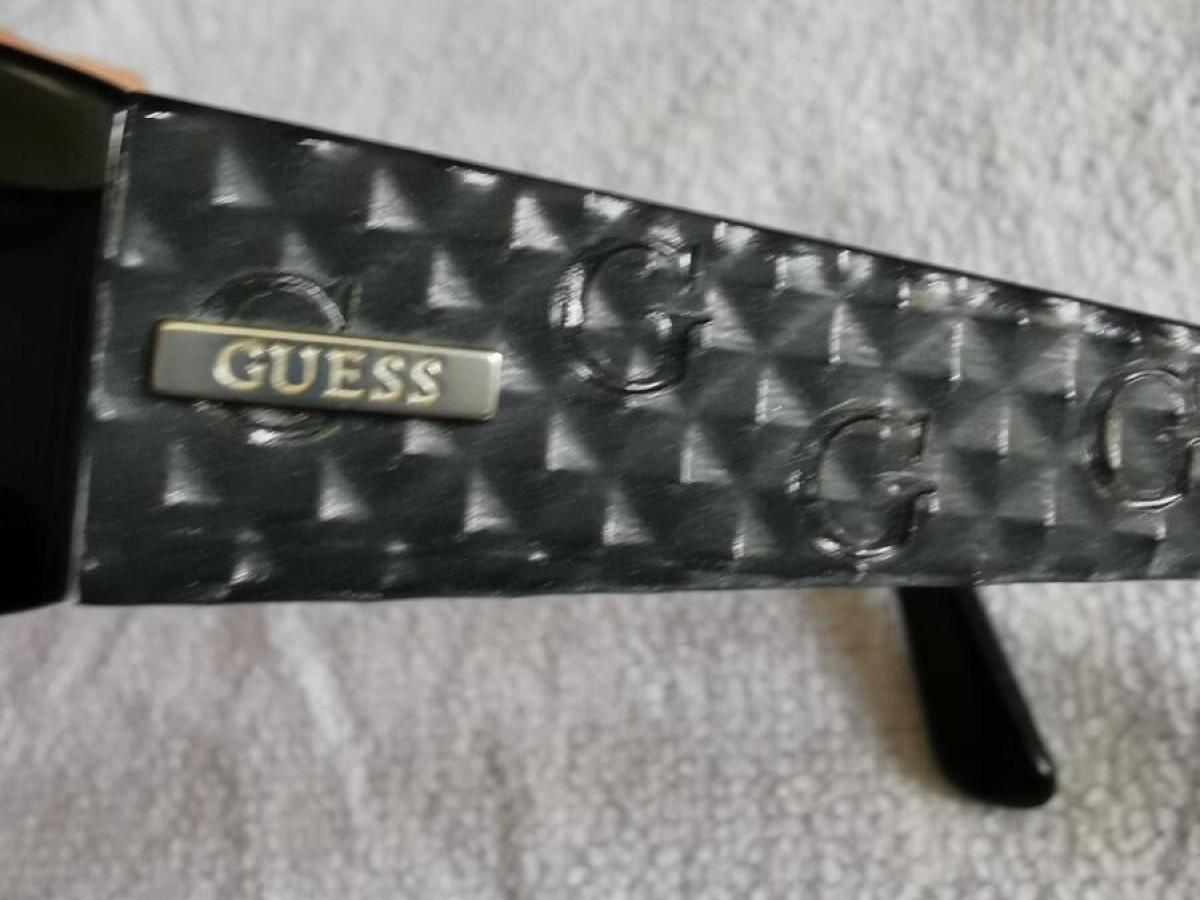 Guess  - GU 7259