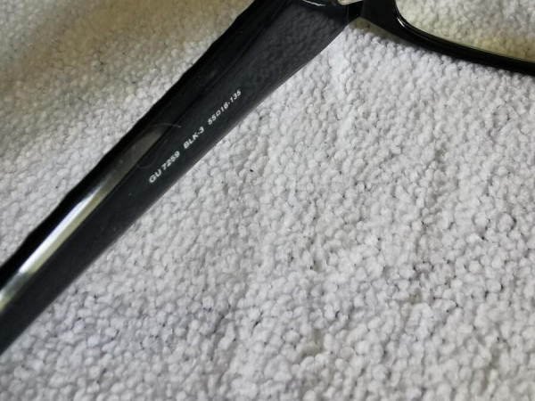 Guess  - GU 7259