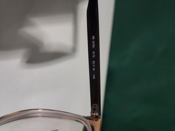 Ray-Ban translucides – excellent état – étui d’origine - RB4378V