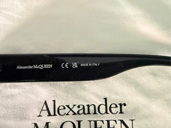 Alexander McQueen - AM0409S 001 53&curren;20
