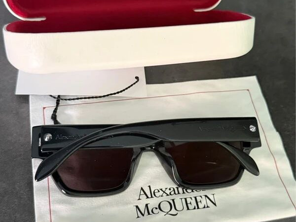 Alexander McQueen - AM0409S 001 53&curren;20