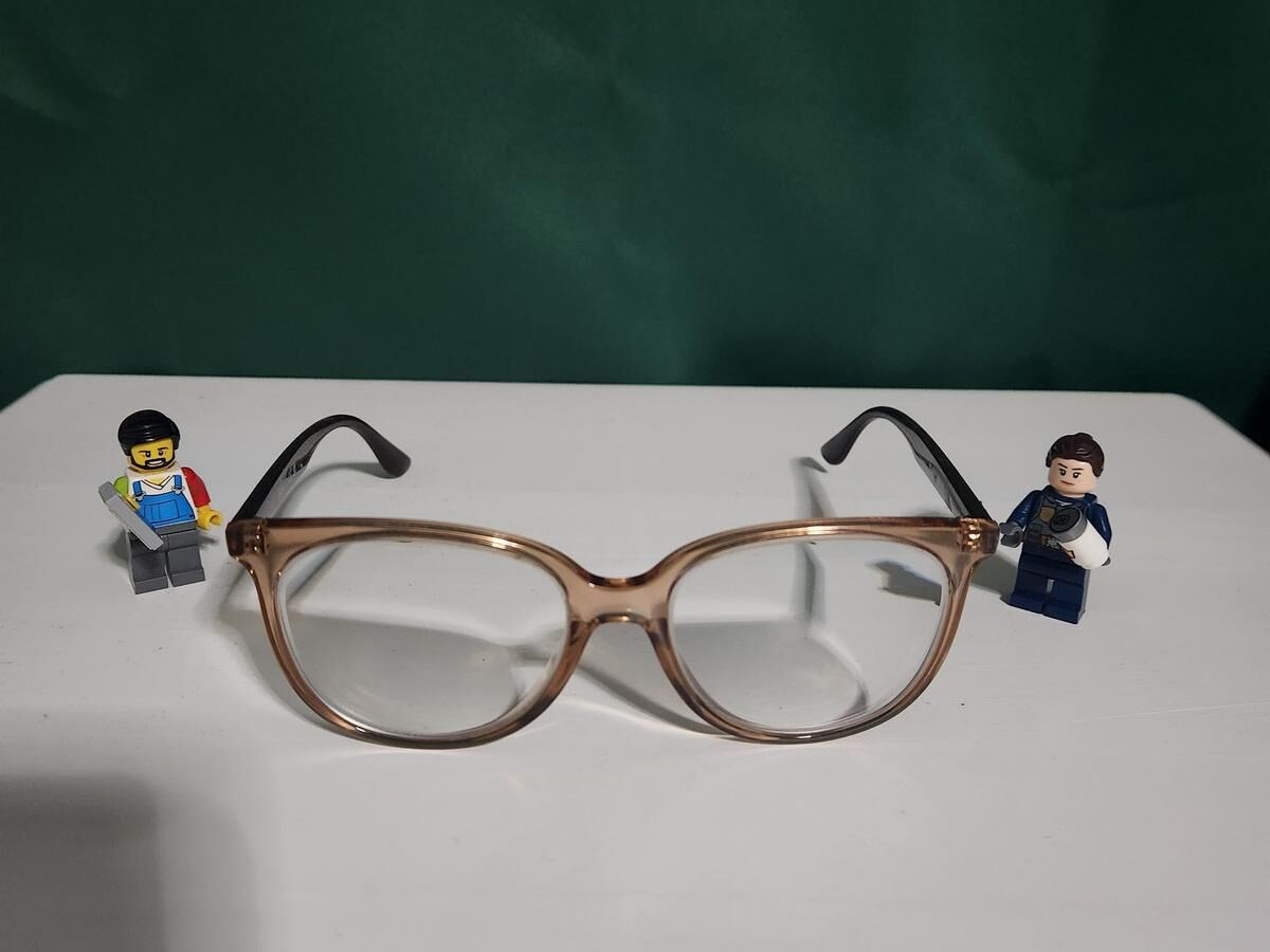 Ray-Ban translucides &ndash; excellent &eacute;tat &ndash; &eacute;tui d&rsquo;origine - RB4378V